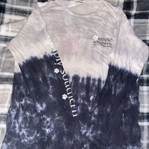 Tie dye simply southern shirt. Size medium.